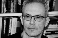 mediakit_authorphoto_portraitsofthedead