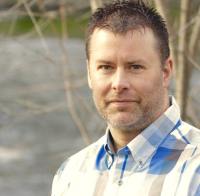 mediakit_authorphoto_emergebeyondcircles